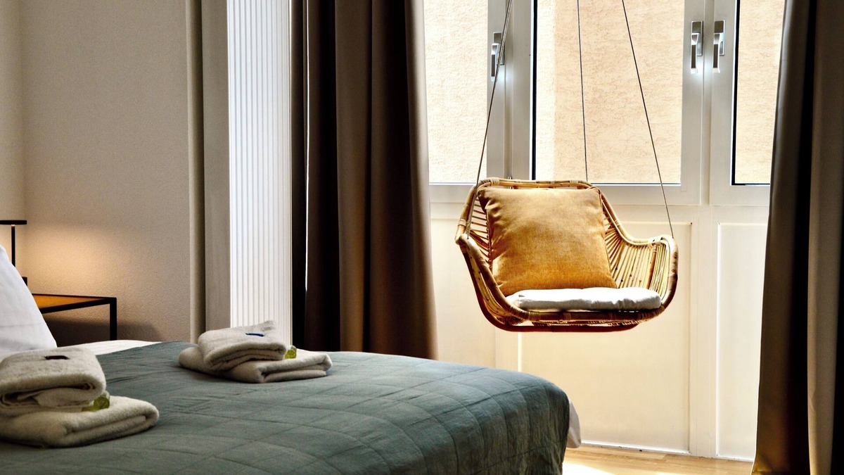 Gablenberg Apartment | Spacious Design Retreat for Groups & Families