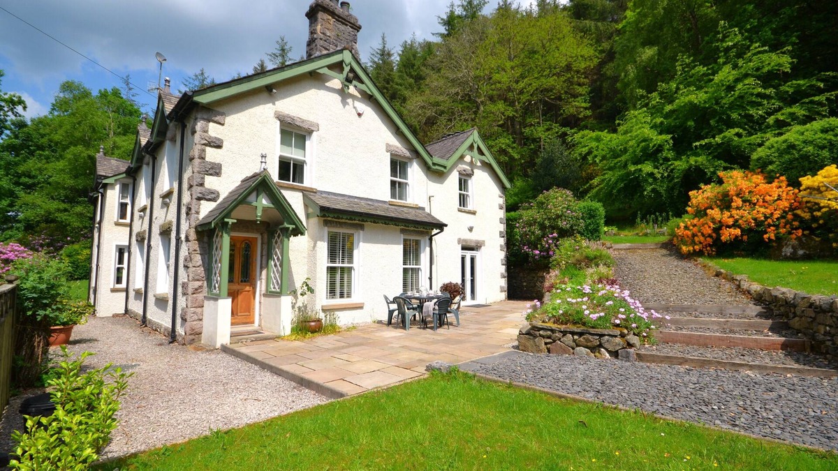 Grange-over-Sands Cottage | Spacious, detached & private Lakeland hideaway near Cark/Cartmel