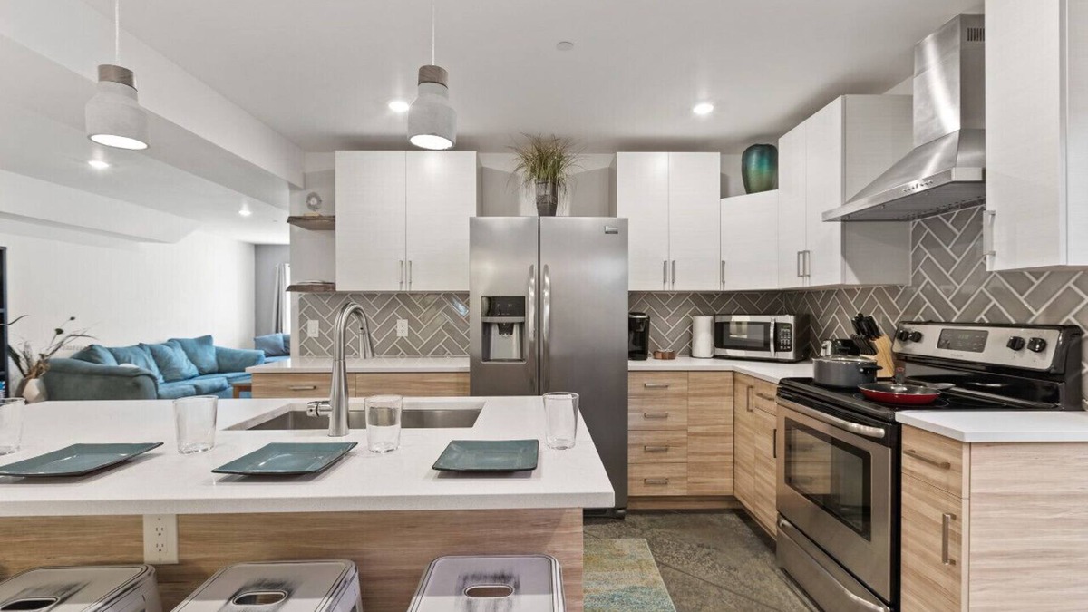 Old Town North Condo | Spacious Dog-Friendly Jewel | Old Town North