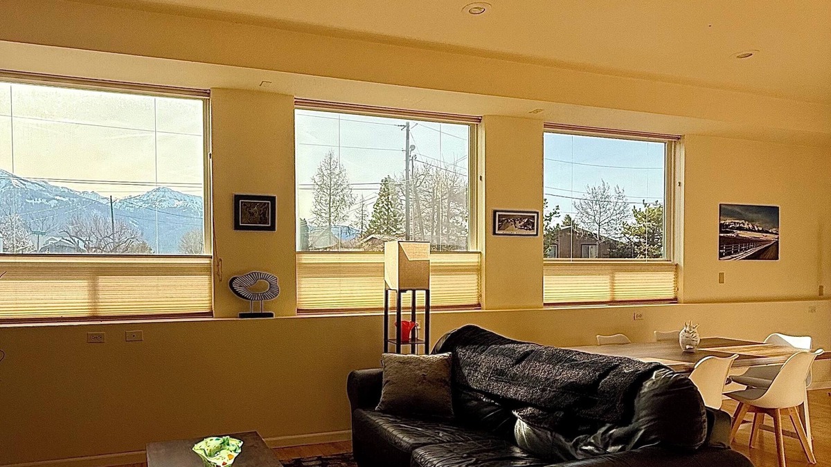 Joseph Apartment | Spacious dog-friendly apartment with a mountain view in Joseph