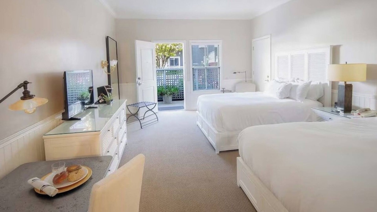 Santa Rosa Hotel | Spacious Double Queen Suite Perfect for Wine Country Escapes Near Santa Rosa Fun