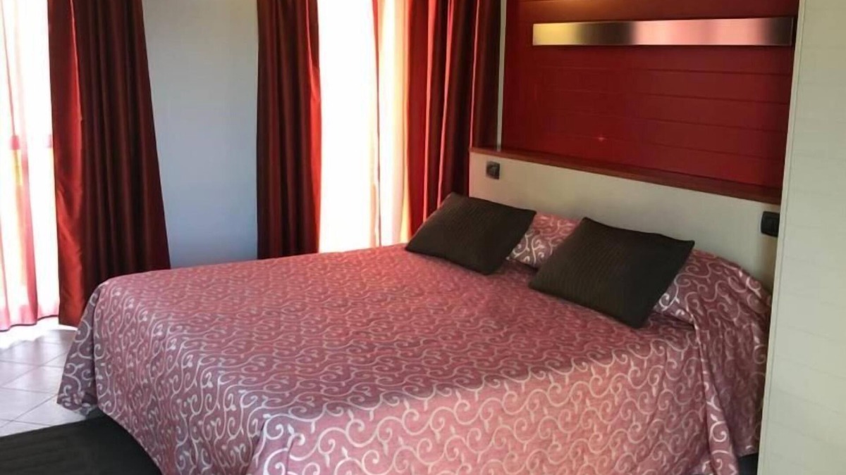 Alba House | Spacious double room in Alba