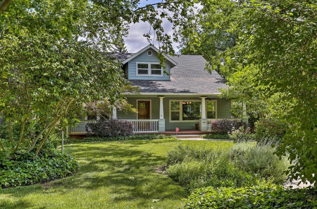 Chico House | Spacious Downtown Chico Home about Half Mile to CSU!