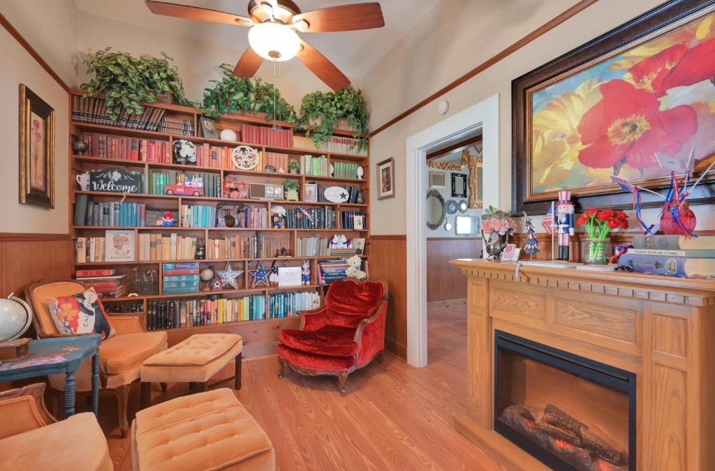 Jackson House | Spacious Downtown Jackson Retreat- Historic Hangout