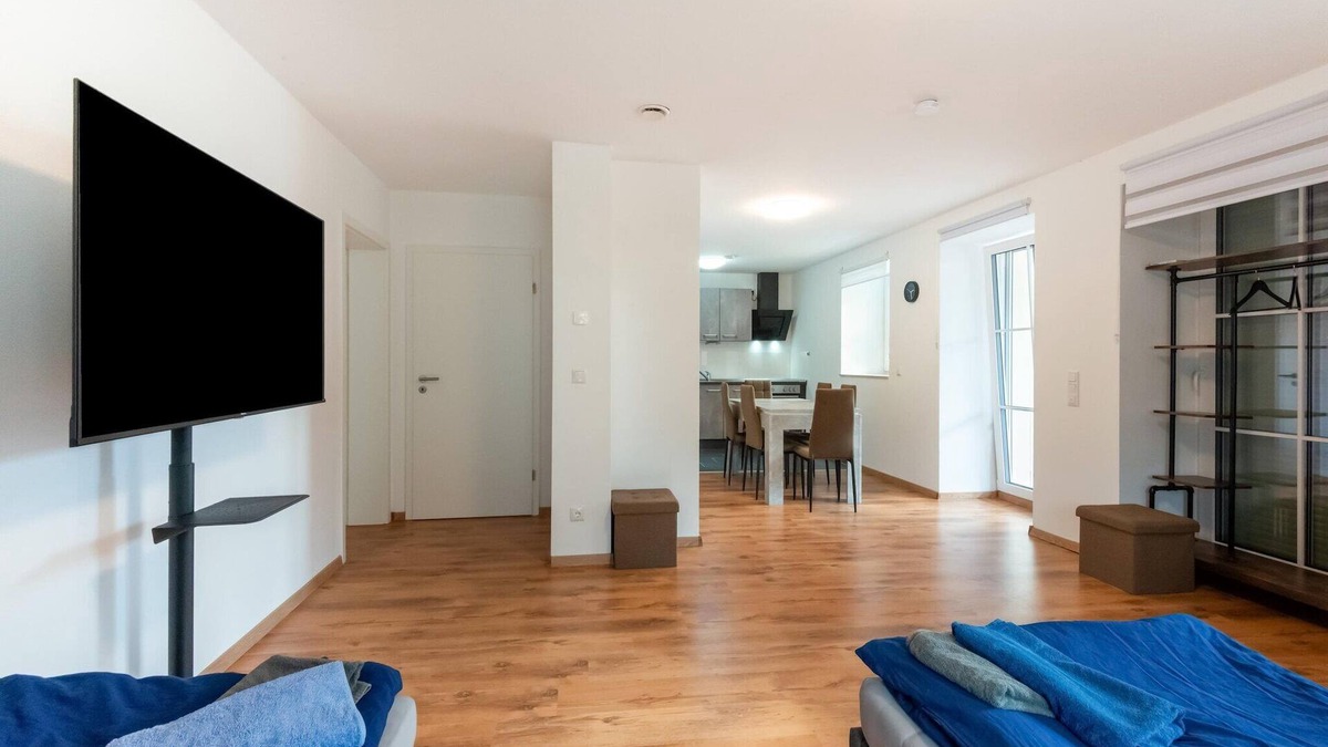 Haunsheim Apartment | Spacious Dual Guesthouse
