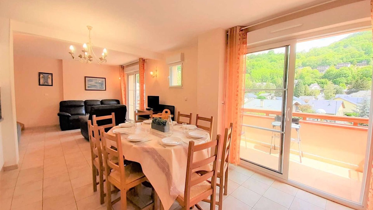 Saint-Lary-Soulan Apartment | Spacious Duplex, East-Facing Terrace, 8 Sleeps, WiFi, Parking, Close to Amenities in Saint-Lary-Soulan