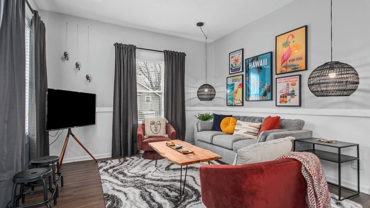 Rosedale Apartment | Spacious Duplex w/4 Bedrooms Near Food | 17&18