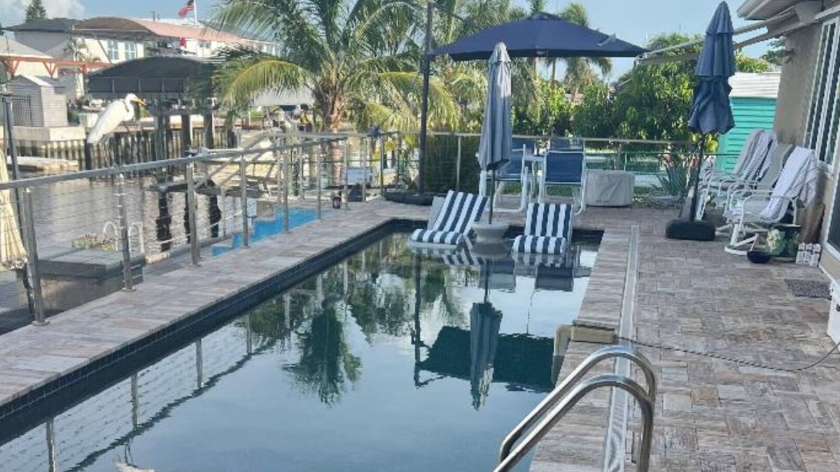 Fullers Earth House | Spacious Ellenton Escape – 3 Bedrooms, Pool, Dock with Boat Slip & Full AC