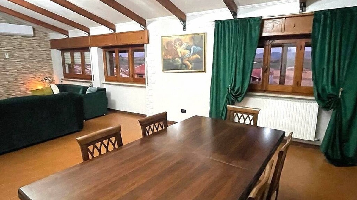 Sanluri Historic Centre Condo | Spacious emerald Penthouse with 3 bedrooms