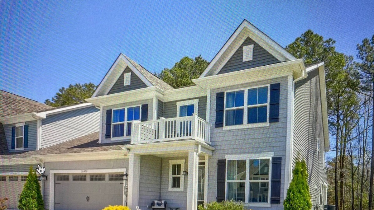 Millville House | Spacious End-unit Town house w/lots of Amenities