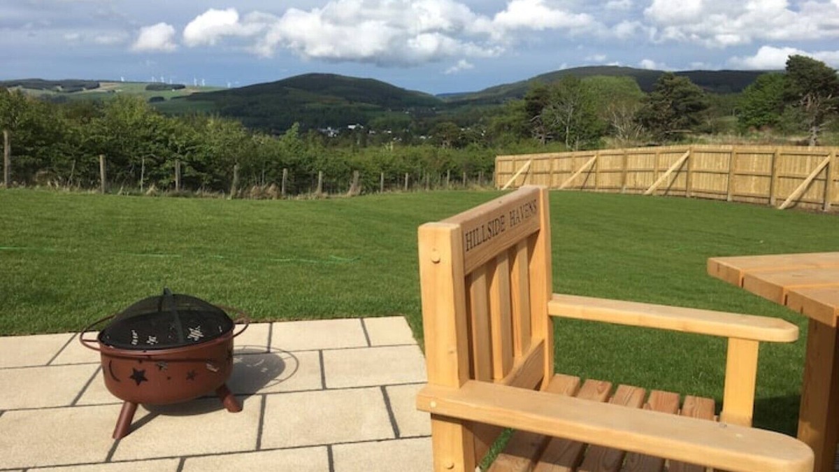 Dufftown Cabin | Spacious Ensuite Glamping Pod With Hot Tub