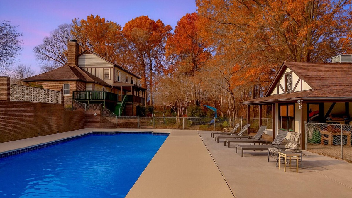 High Point House | Spacious Estate - Pool, Games, Karaoke, Sleeps 16!