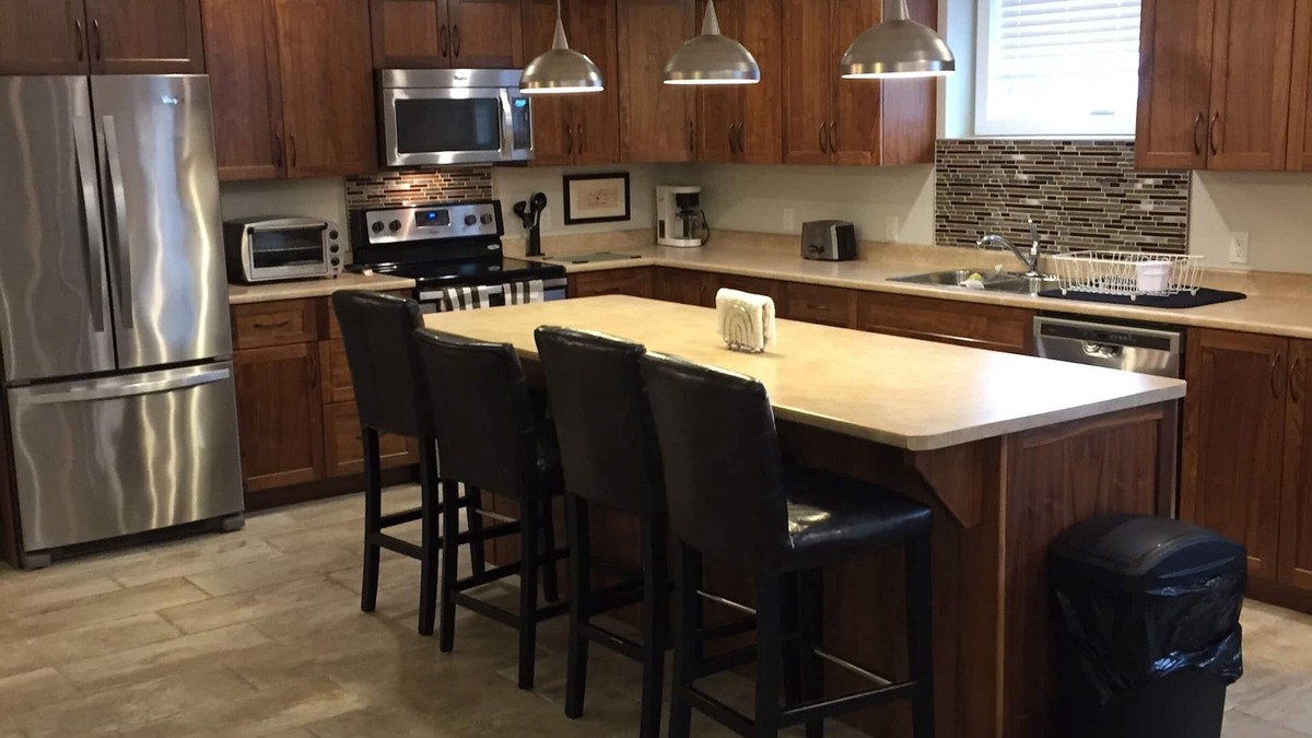 Thunder Bay House | Spacious Executive 3-bedroom townhouse