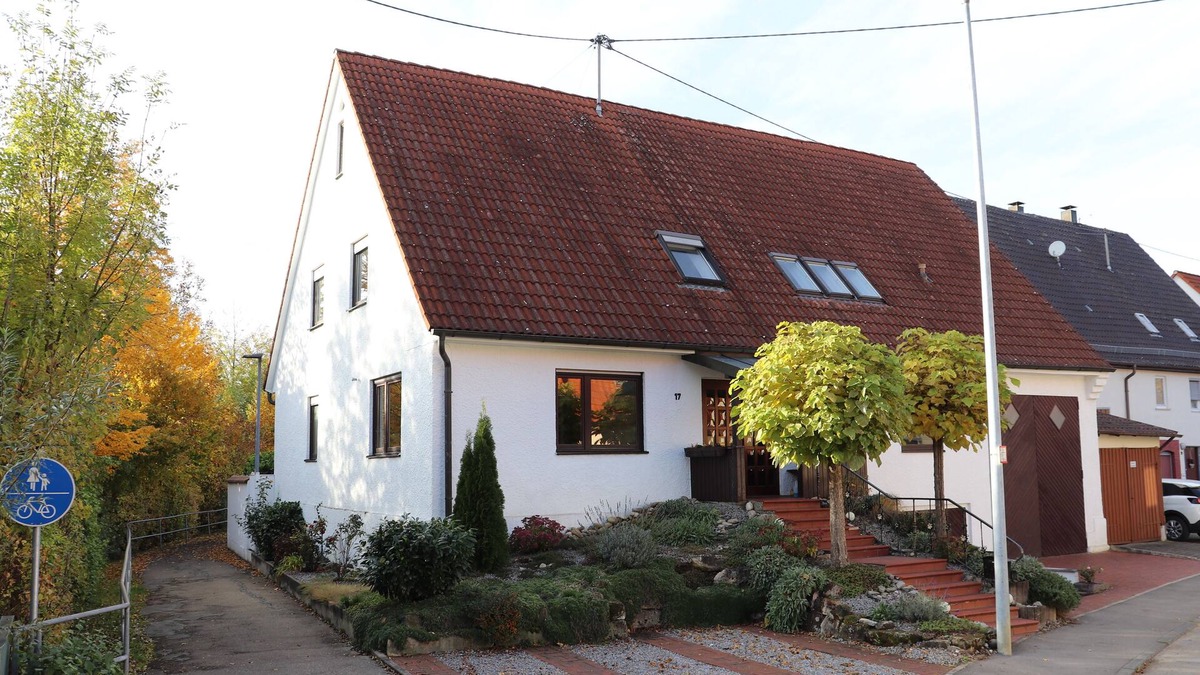 Kirchheim unter Teck Apartment | Spacious family-friendly 4-room apartment