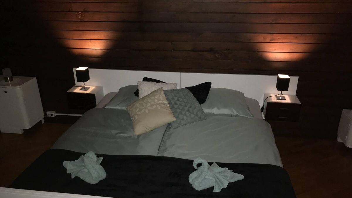 Ljubljana Bed & Breakfast | Spacious family room with bath
