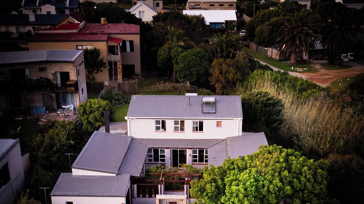 Pringle Bay House | Spacious Family Beach House in Pringle Bay with huge garden next to a stream