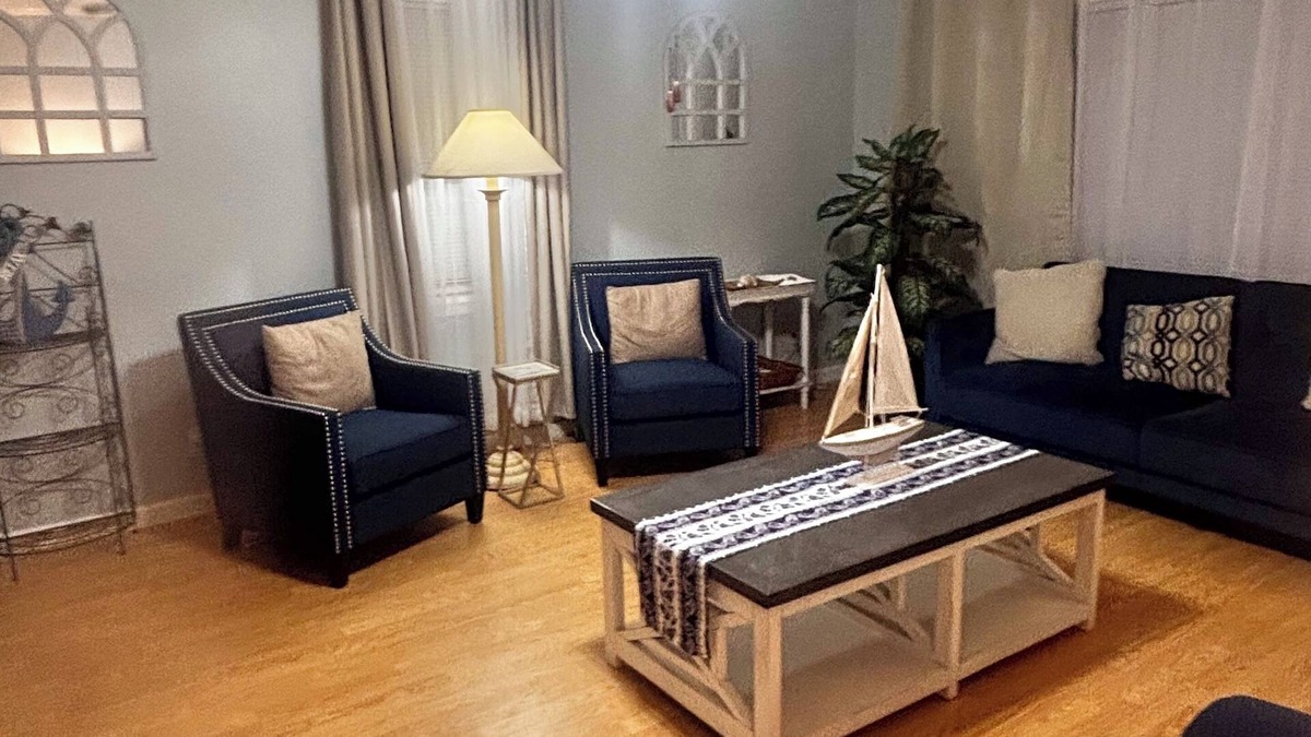 Gulfport House | Spacious family beach home w bbq grill, arcade, game room near park & downtown