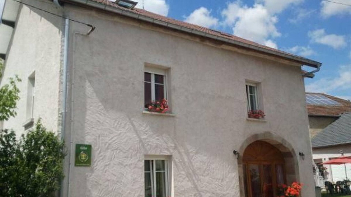 Briaucourt Cottage | Spacious family cottage with full amenities in Briaucourt