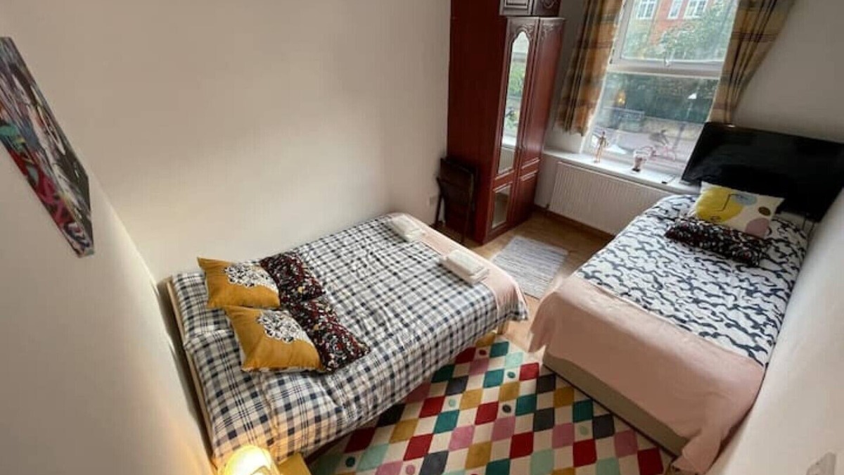 Shacklewell Apartment | Spacious Family Flat