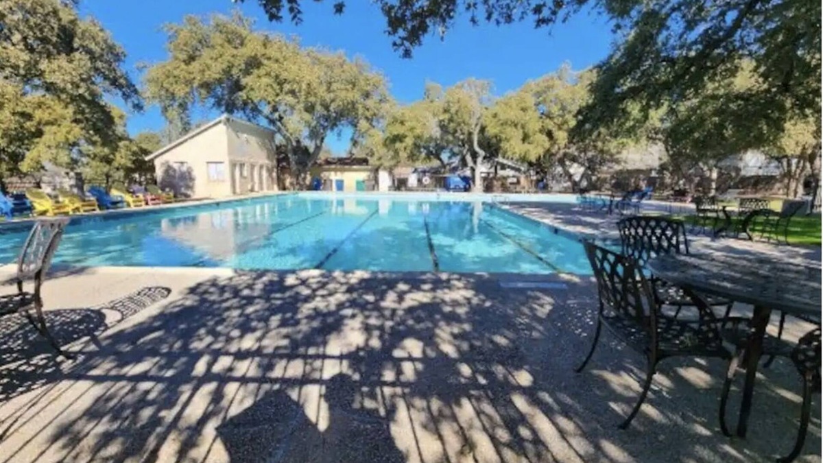 Woodridge House | Spacious Family Friendly Home w/Game Room, 1/2 basketball court, and XL yard