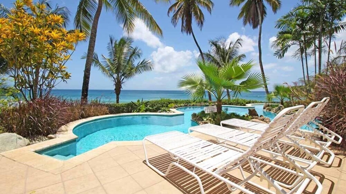 Black Rock Apartment | Spacious, Family Friendly, Top Floor, 3 Bedroom Apartment on the Beach