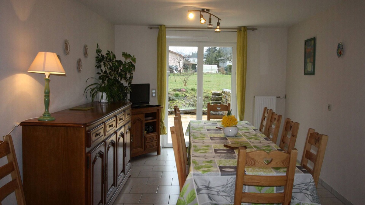Docelles Cottage | Spacious Family-Friendly Cottage with Large Terrace, Garden, and Easy Access to Ski and Lake Activities