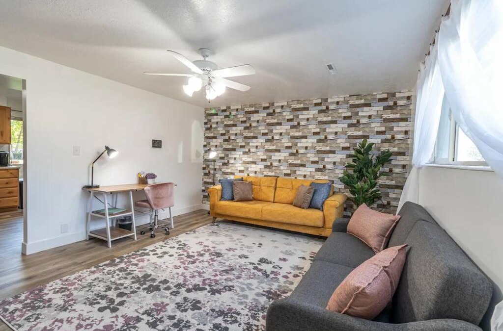 Orem Apartment | Spacious Family Friendly APT with Backyard & Wi-Fi