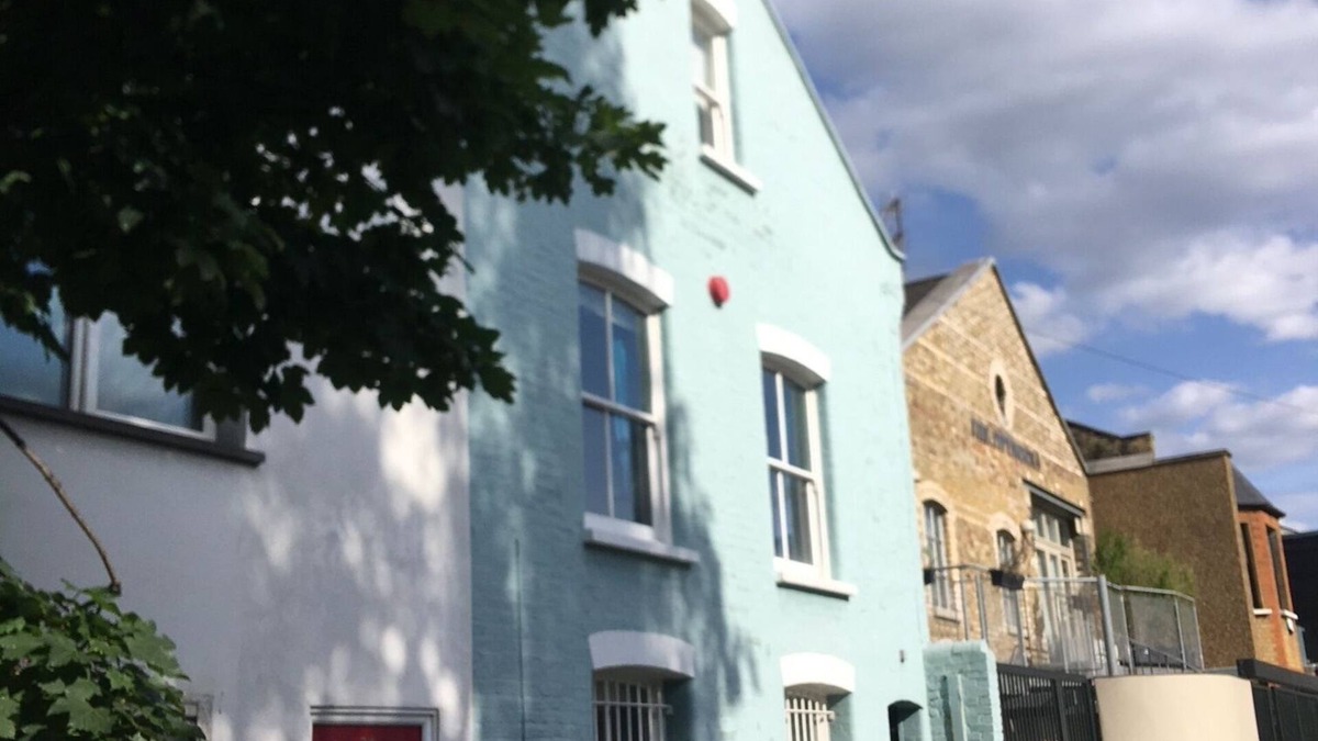 Clapham House | Spacious Family-Friendly 3BR 2BA London House +King Bed, 1-3min Walk to Tube+Bus