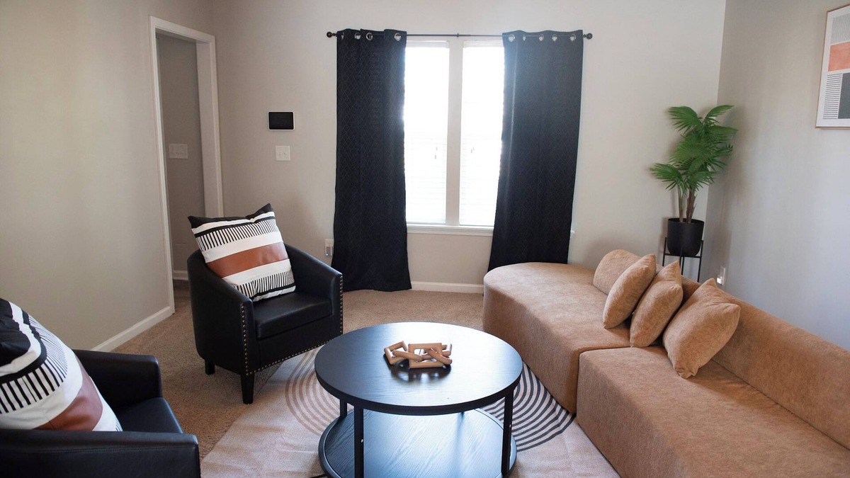 Huntcliff House | Spacious & Family-Friendly Retreat, 4 Bedrooms, Large Backyard near Fort Jackson