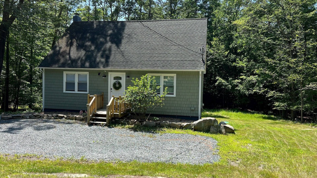 Averill Park House | Spacious Family Getaway close to Jiminy Peak
