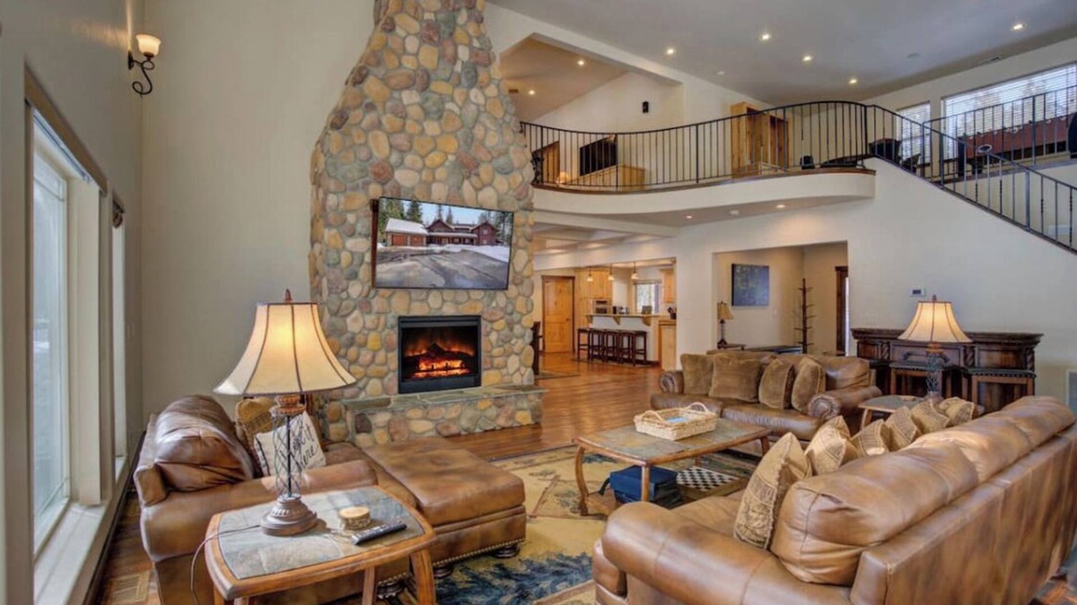 Priest River House | Spacious Family Home on Priest Lake Golf Course