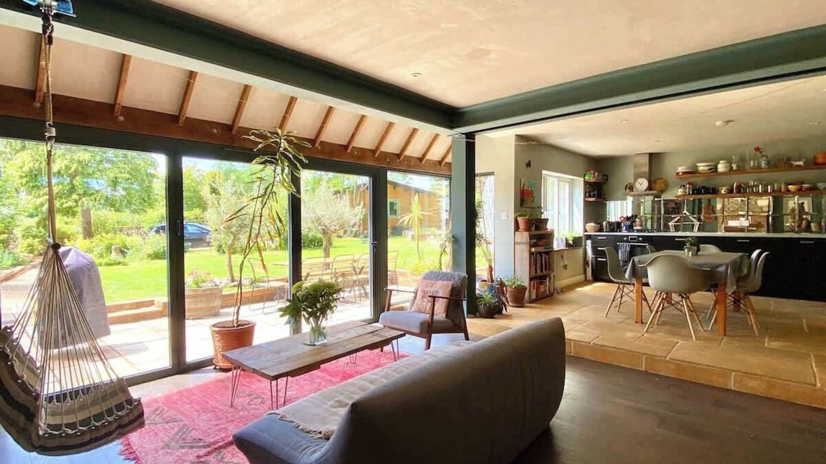 Frome House | Spacious Family Home - Central Frome