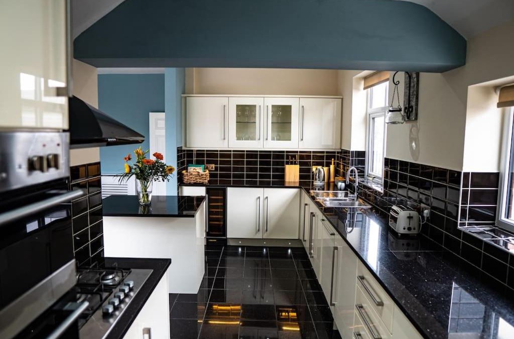 Bispham House | Spacious Family Home Minutes from the Beach