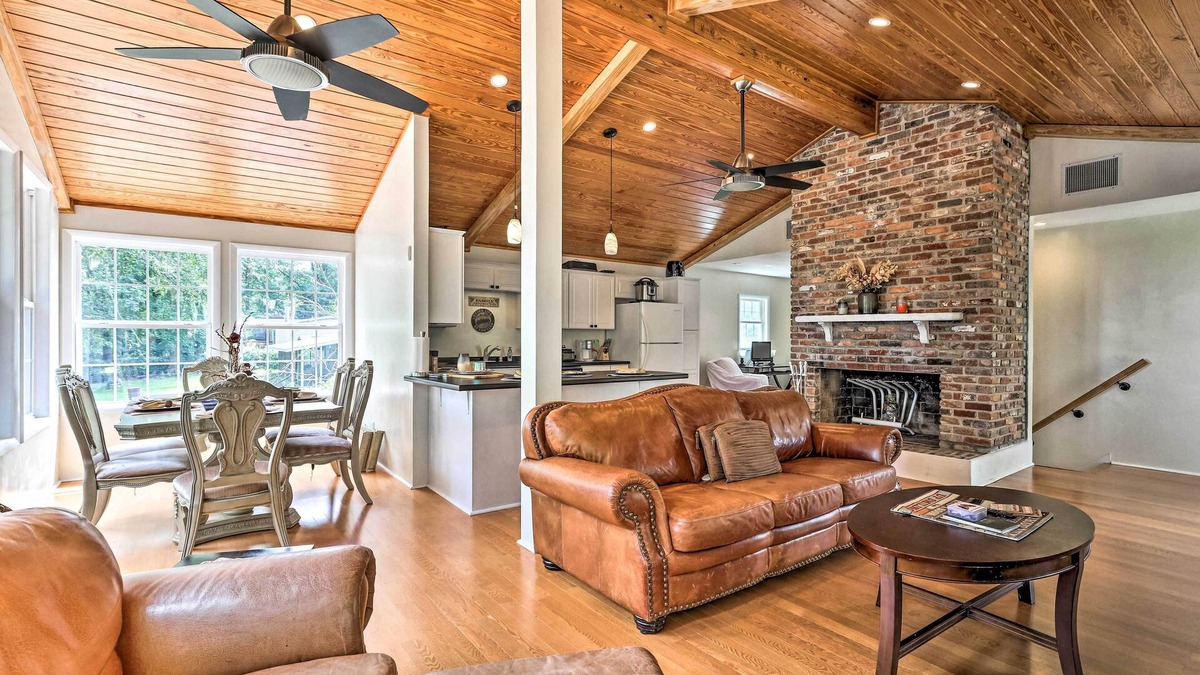 Calhoun County House | Spacious Family Home on Lake Marion w/Boat Ramp!