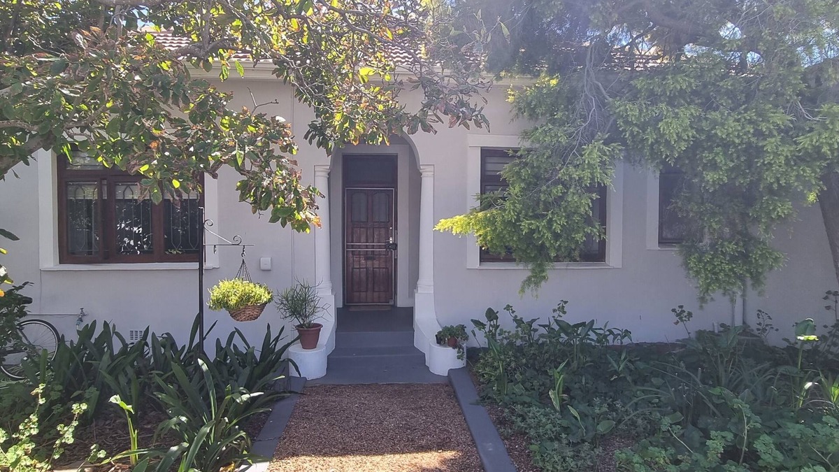 Rosebank House | Spacious family home. Fully equipped and close to all amenities.