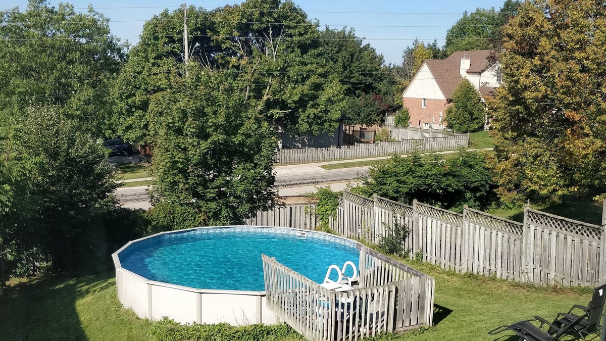 Guelph House | Spacious family oasis with pool & sauna. Pet-friendly!