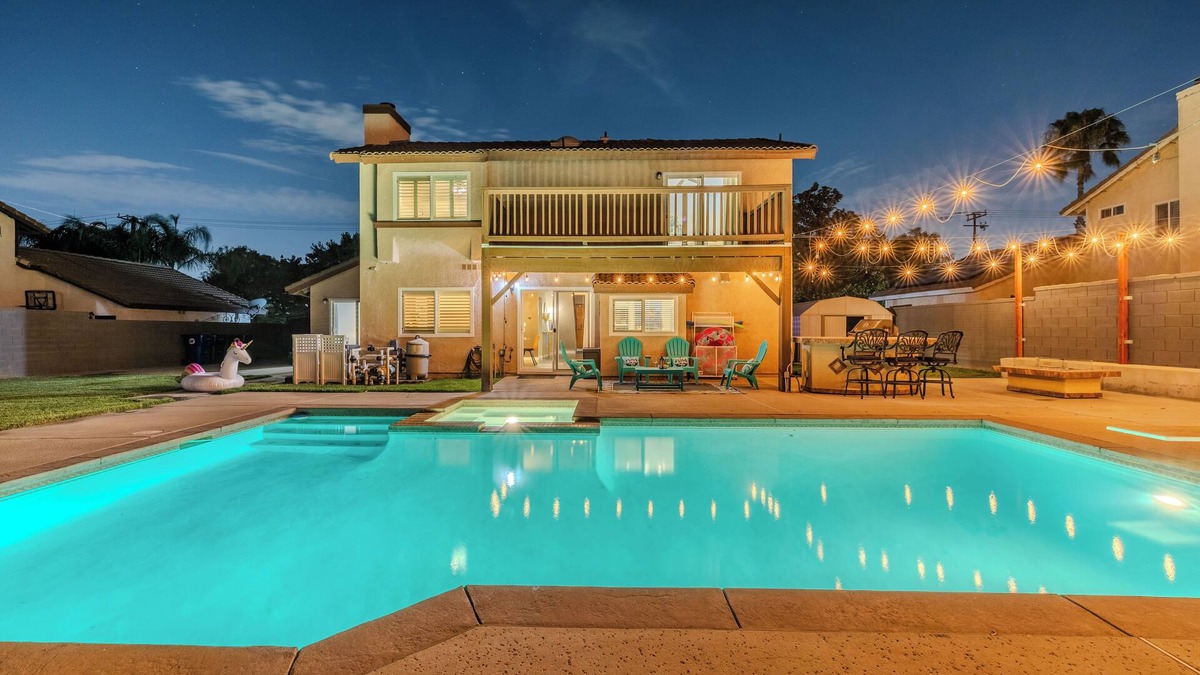 Patton House | SPACIOUS FAMILY POOL HOME/4BR/KING BED Suite/Arcade Games/Billiard Table/Slp12