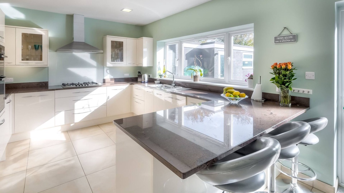 Felpham House | Spacious Family Retreat Near Felpham Beach