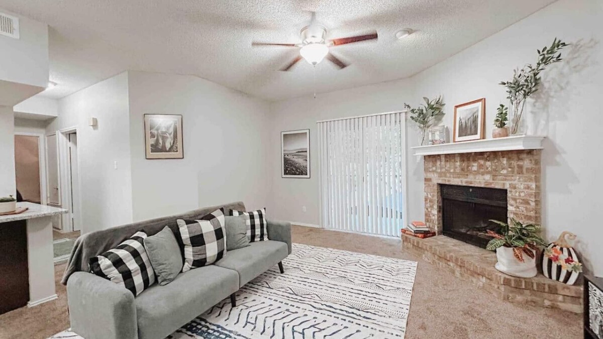 South Side Apartment | Spacious Family Value Retreat w/Pool & Garage