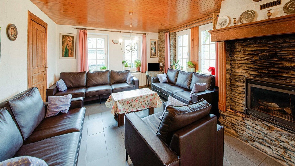 Brisy Other | Spacious Farmhouse Retreat