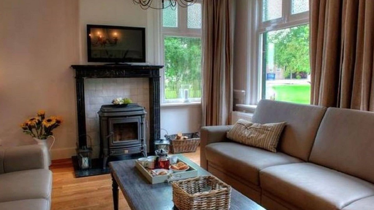 Schoondijke Other | Spacious farmhouse in IJzendijke with garden