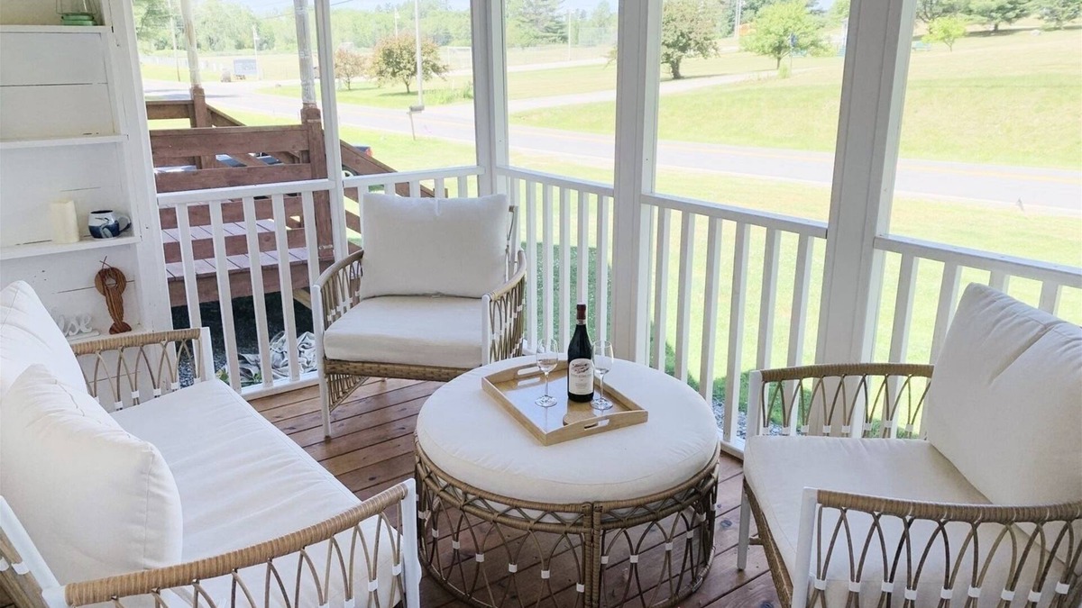 Jefferson House | Spacious Farmhouse on Davis Stream to Damariscotta Lake with 5 bedrooms