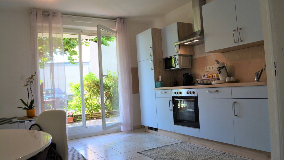 Saint-Louis Apartment | Spacious Flat Garden&parking 5min Basel Tram Bus