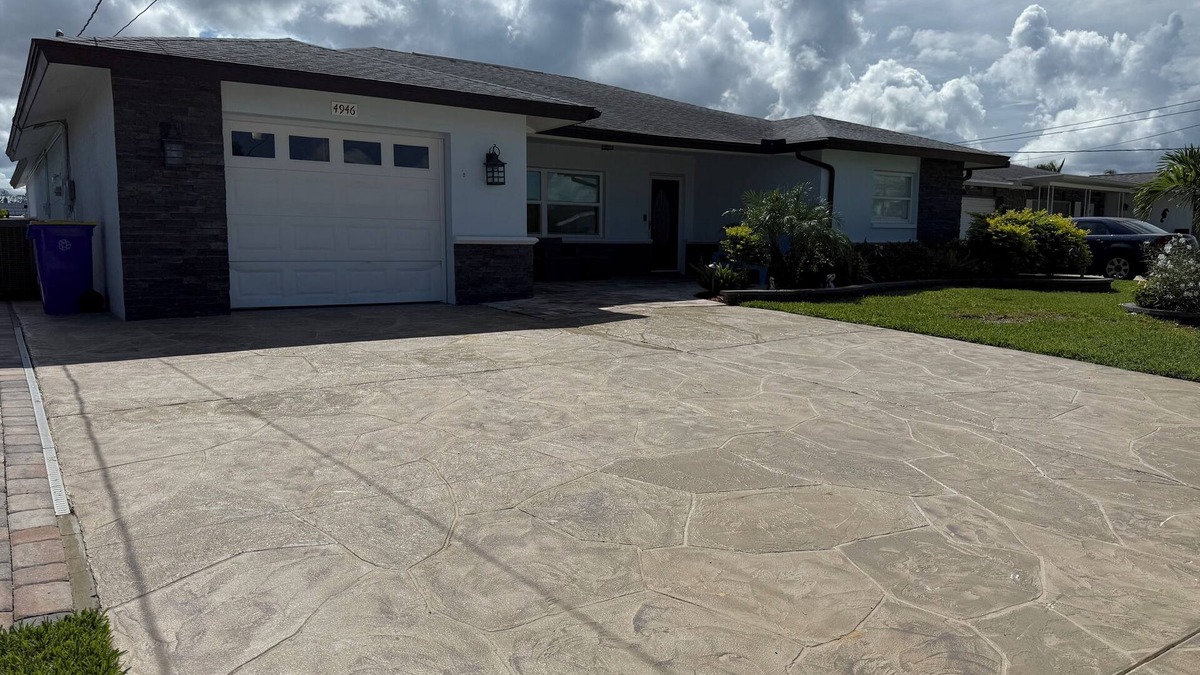 Flor-a-mar House | Spacious Florida Gem: 3 Bed, 3 Bath Rental Boasting Private Pool, Hot Tub, Dock