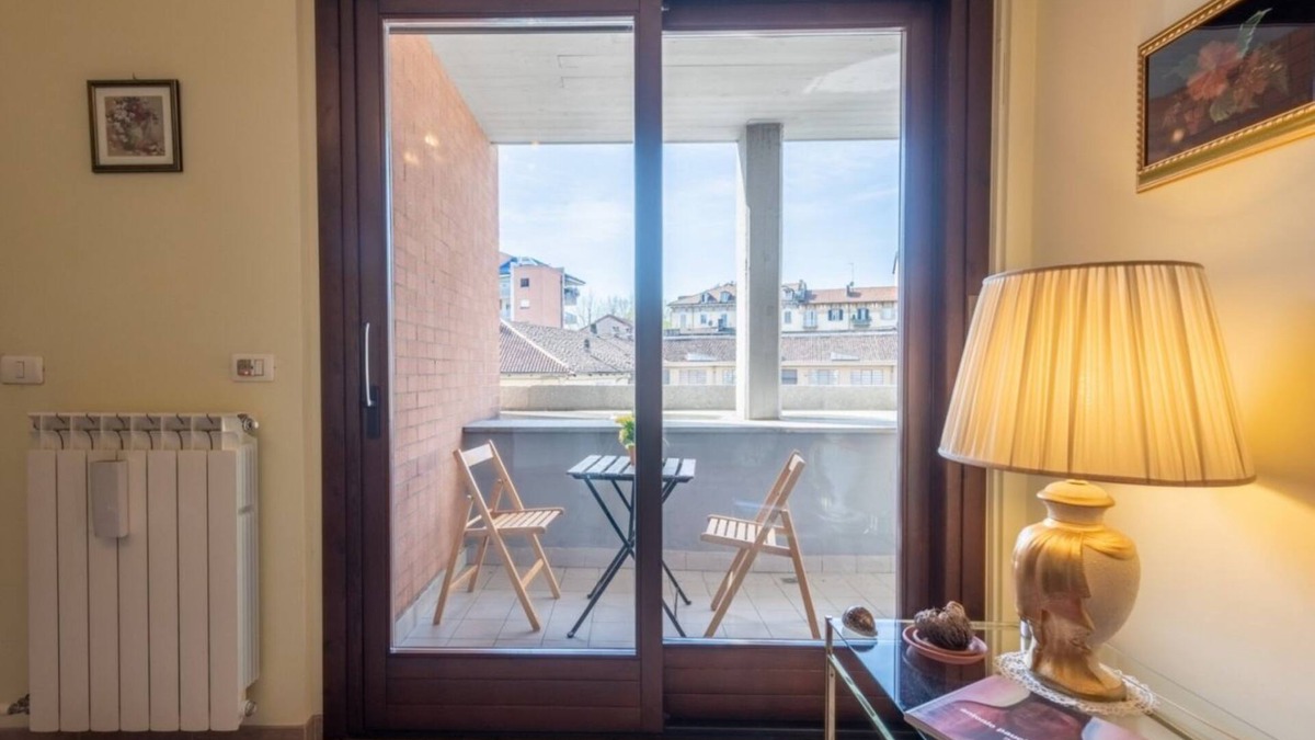 Vittoria Apartment | Spacious fort Appt x6 FREE PARKING