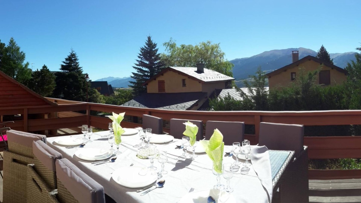 Font-Romeu-Odeillo-Via Apartment | Spacious gîte Authentic 25m² south-facing terrace Facing the shuttle bus stop