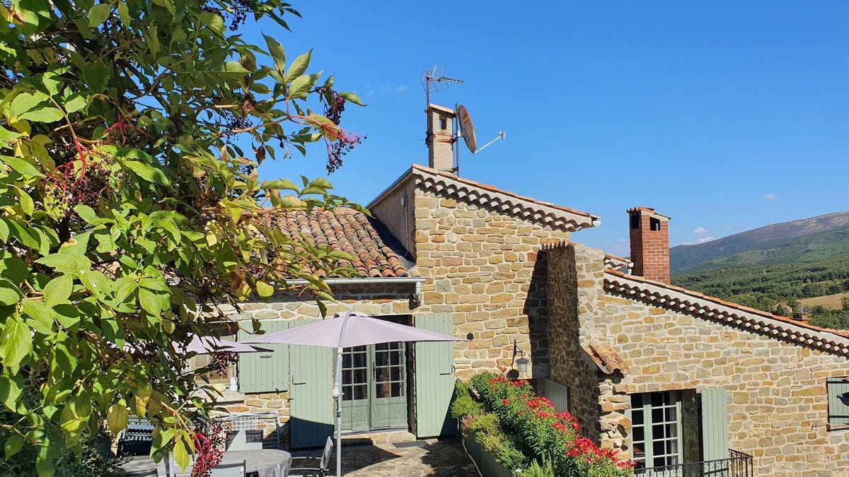 L'Epine Cottage | SPACIOUS GITE AND LARGE TERRACE WITH VIEW.