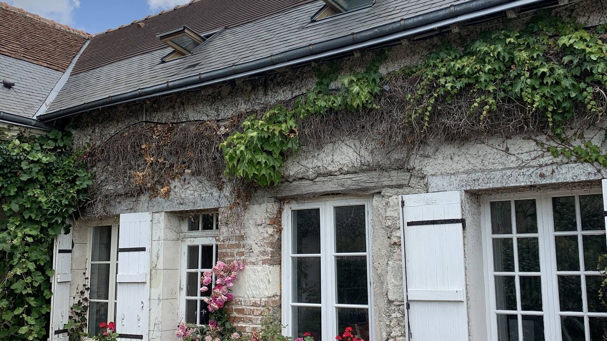 Monteaux Cottage | Spacious Gîte, Beautiful Grounds, Services and Heated Pool