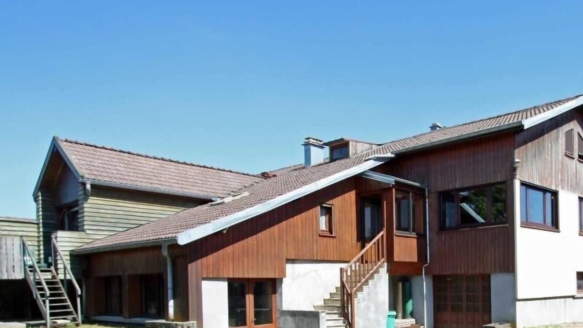 Pierrefitte Cottage | Spacious Gîte in Pierrefitte with Games Room, BBQ, and Near Tourist Attractions