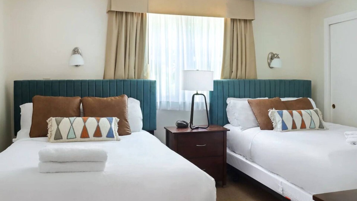 Beverly Hotel | Spacious Good-Value Accommodation | w/Full Kitchen & Minutes to Peabody Museum